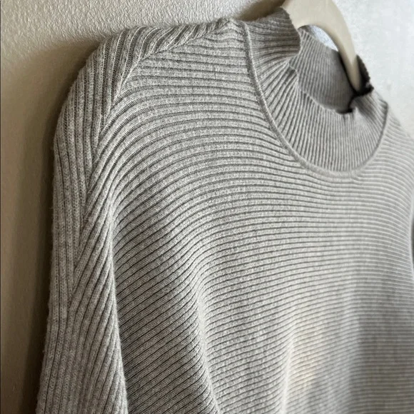 Gilli Long Sleeve Mock Neck Ribbed Knit Top Sweater Heather Grey size small - Picture 5 of 15
